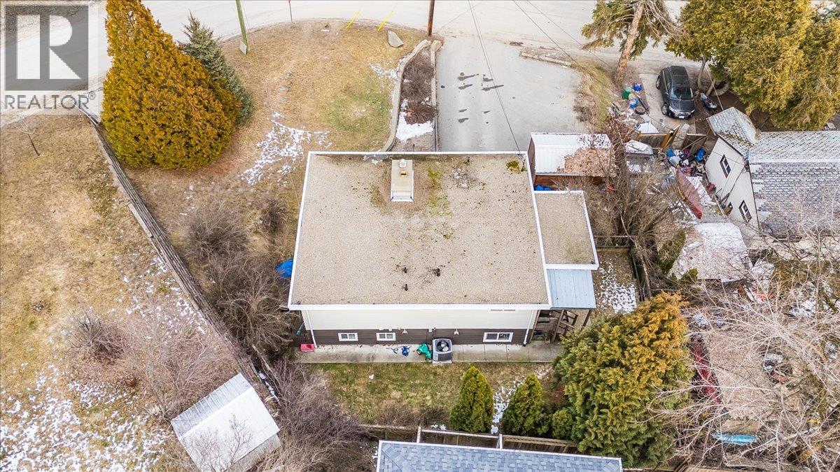 29 Kootenay Avenue N, Fruitvale, British Columbia V0G 1L0 - Photo 32 - 10373907