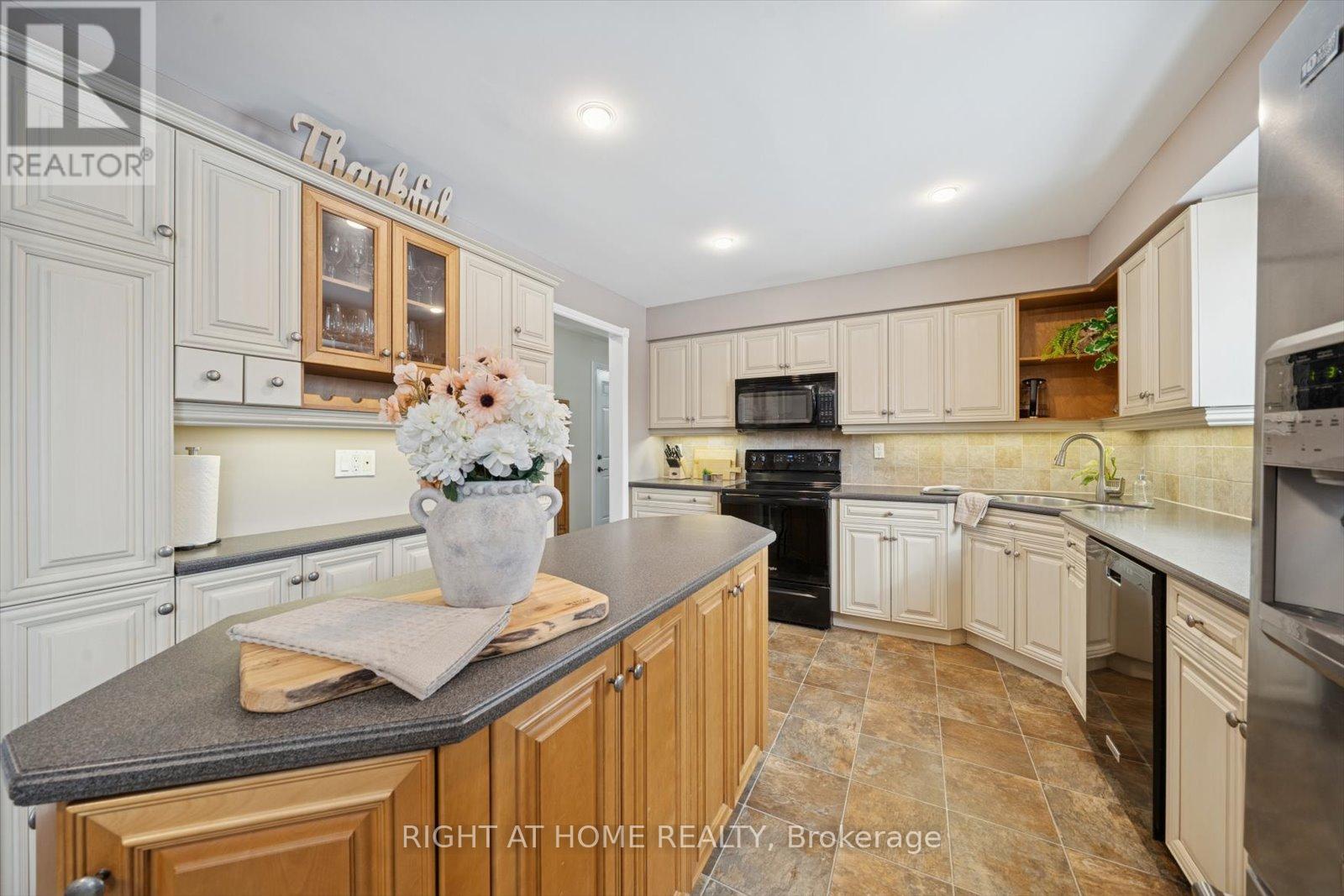 48 Cherry Blossom Crescent, Clarington, Ontario  L1E 1G7 - Photo 13 - E12739032