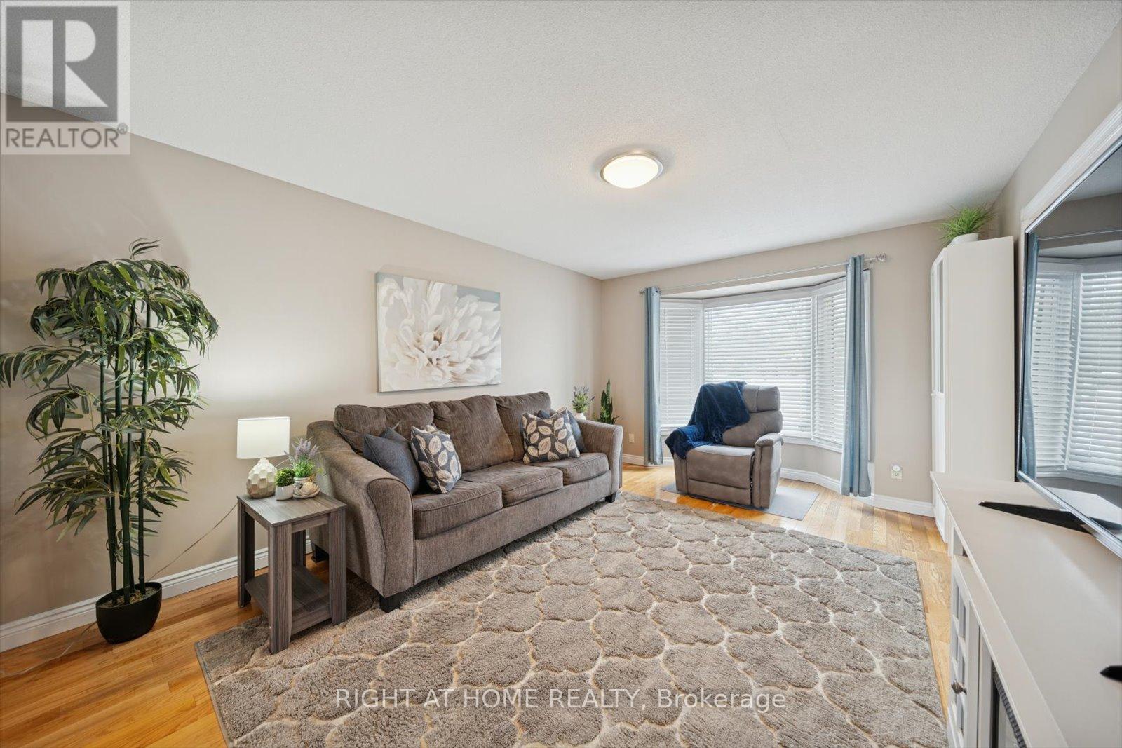 48 Cherry Blossom Crescent, Clarington, Ontario  L1E 1G7 - Photo 6 - E12739032