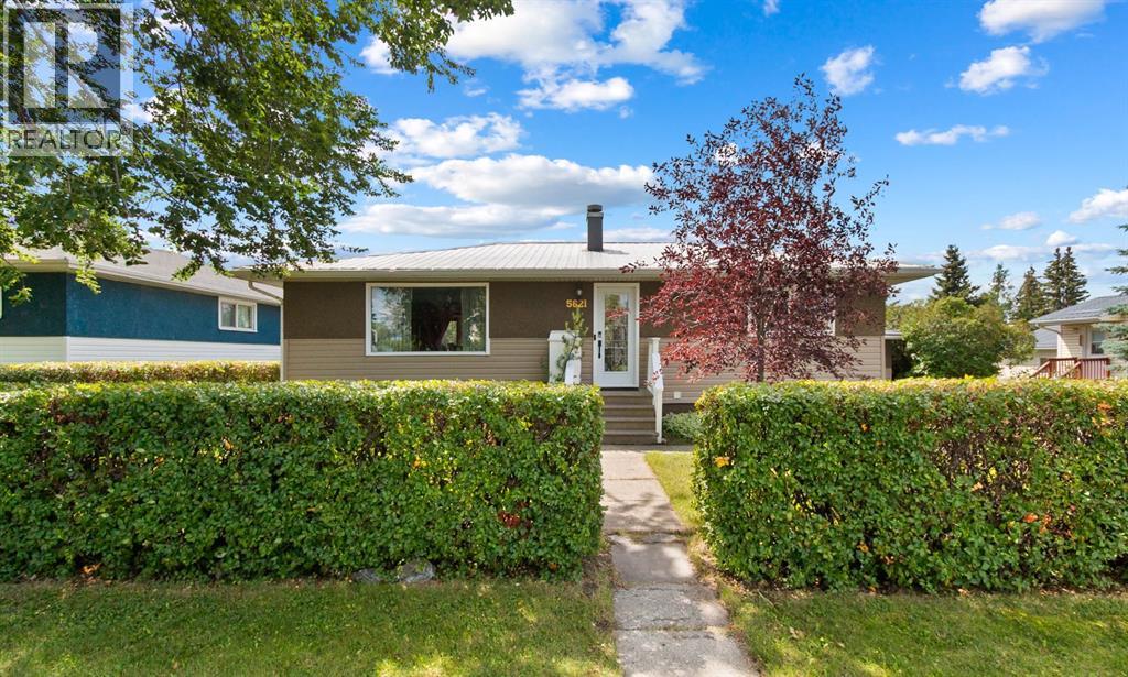 5621 50 Street, Olds, Alberta