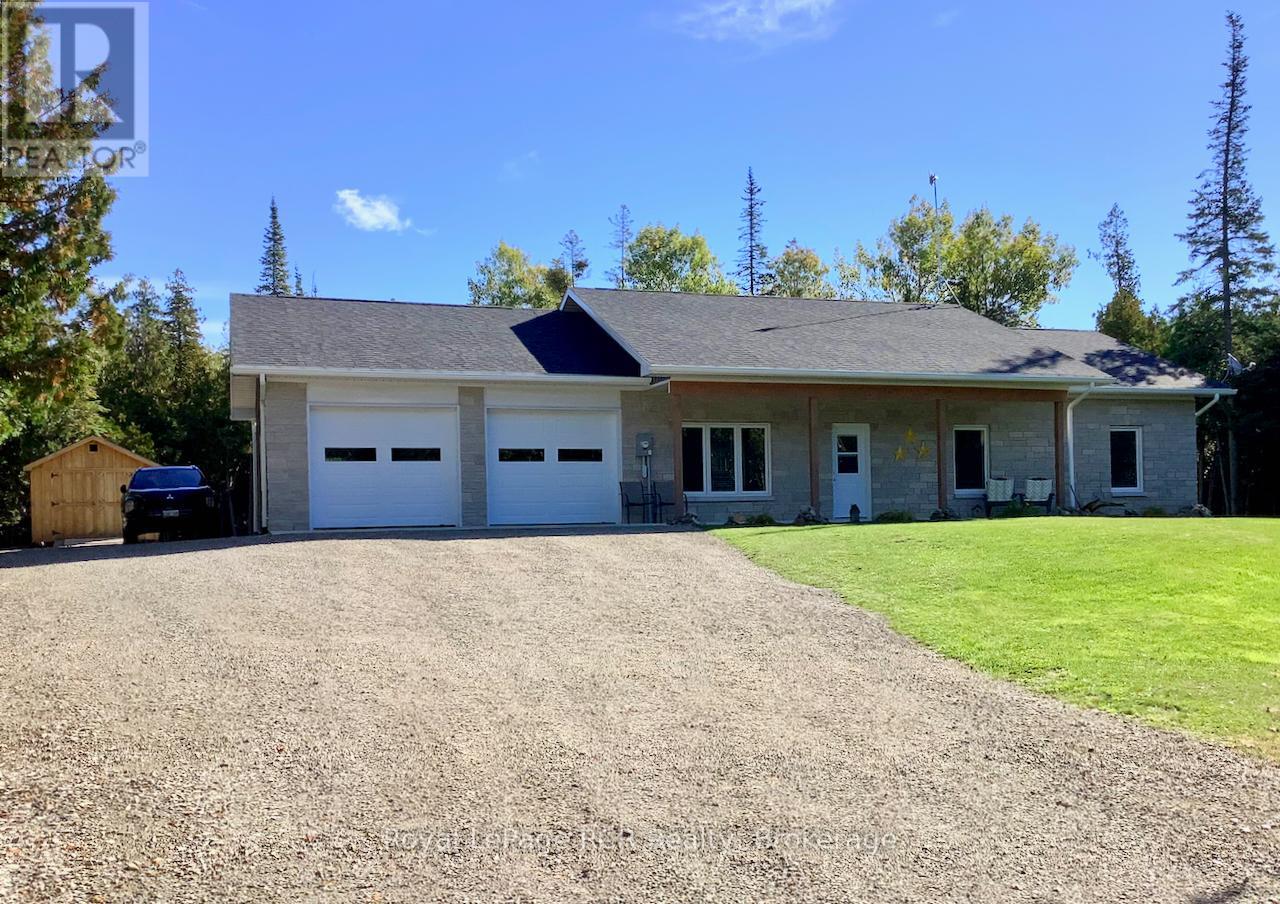 118 Fowlie Road, Northern Bruce Peninsula, Ontario N0H 1W0 - Photo 2 - X12739016