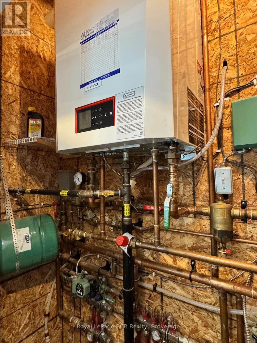 118 Fowlie Road, Northern Bruce Peninsula, Ontario N0H 1W0 - Photo 29 - X12739016