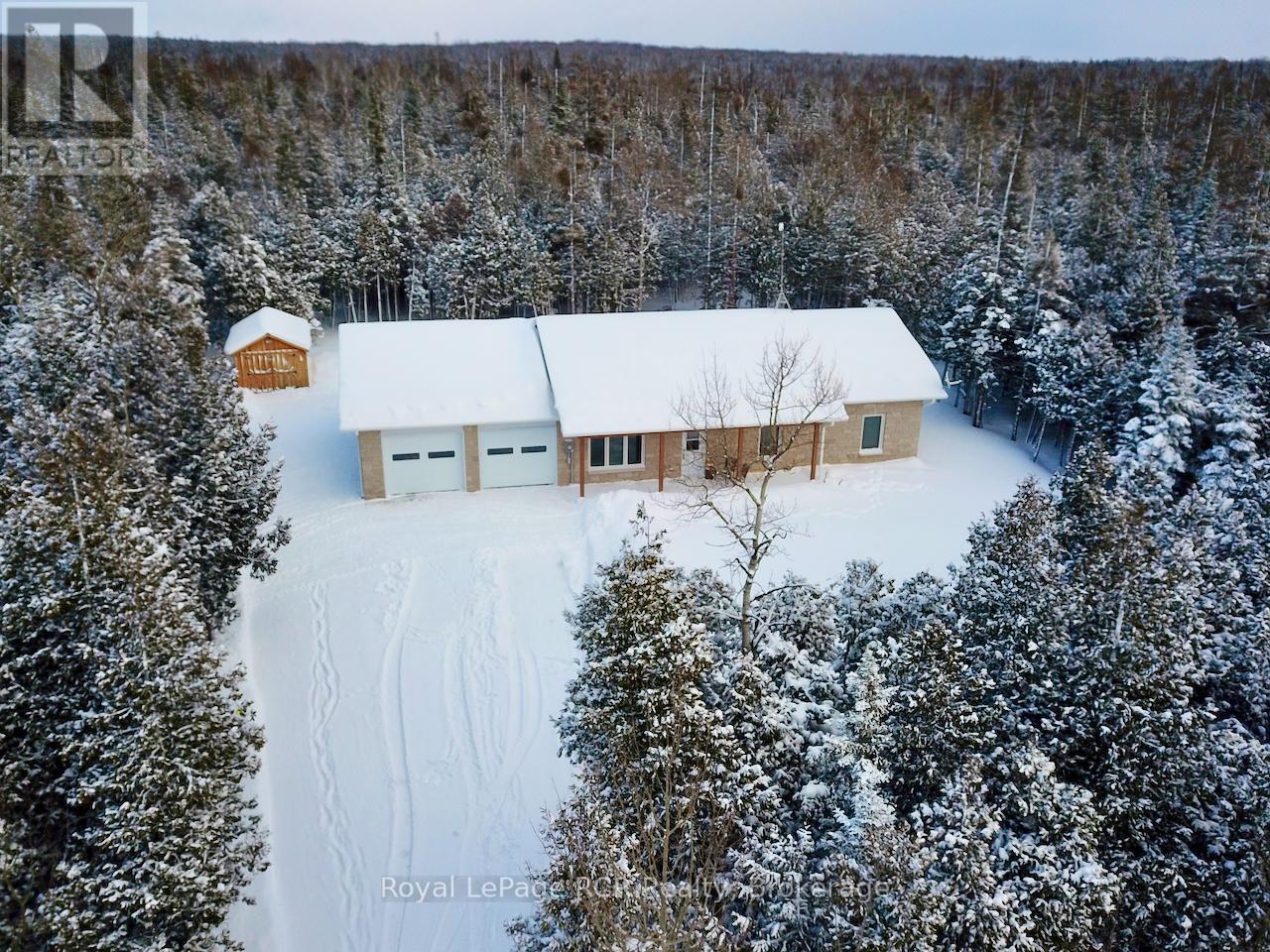 118 Fowlie Road, Northern Bruce Peninsula, Ontario N0H 1W0 - Photo 48 - X12739016