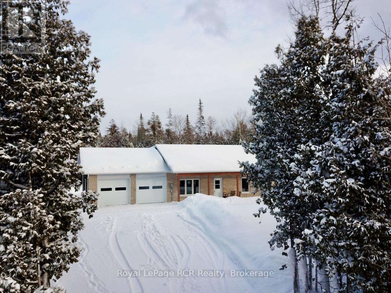 118 Fowlie Road, Northern Bruce Peninsula, Ontario N0H 1W0 - Photo 6 - X12739016