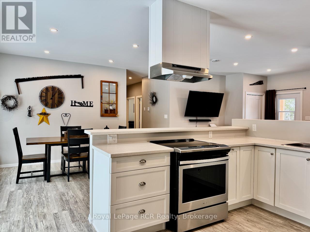 118 Fowlie Road, Northern Bruce Peninsula, Ontario N0H 1W0 - Photo 8 - X12739016