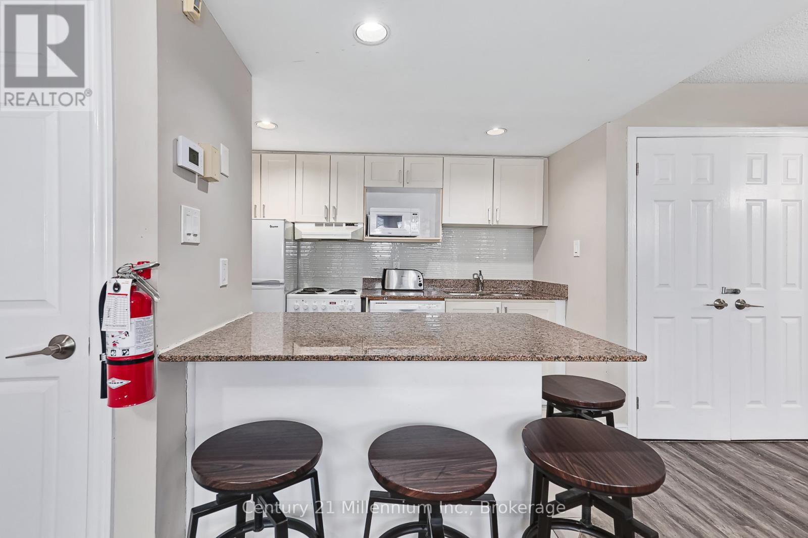 101 - 796468 Grey Road 19 Road, Blue Mountains, Ontario  L9Y 0N6 - Photo 12 - X12739068