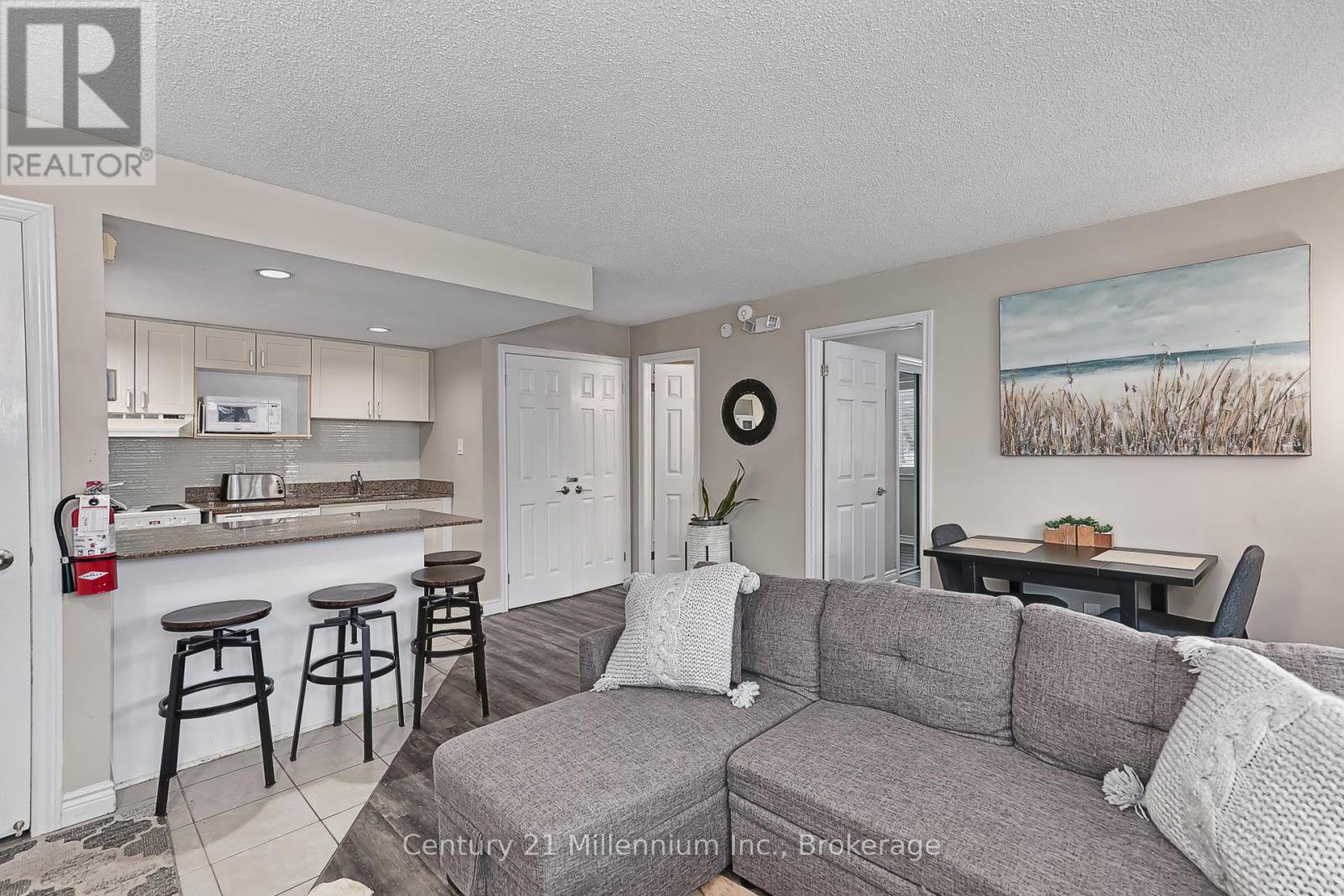 101 - 796468 Grey Road 19 Road, Blue Mountains, Ontario  L9Y 0N6 - Photo 3 - X12739068