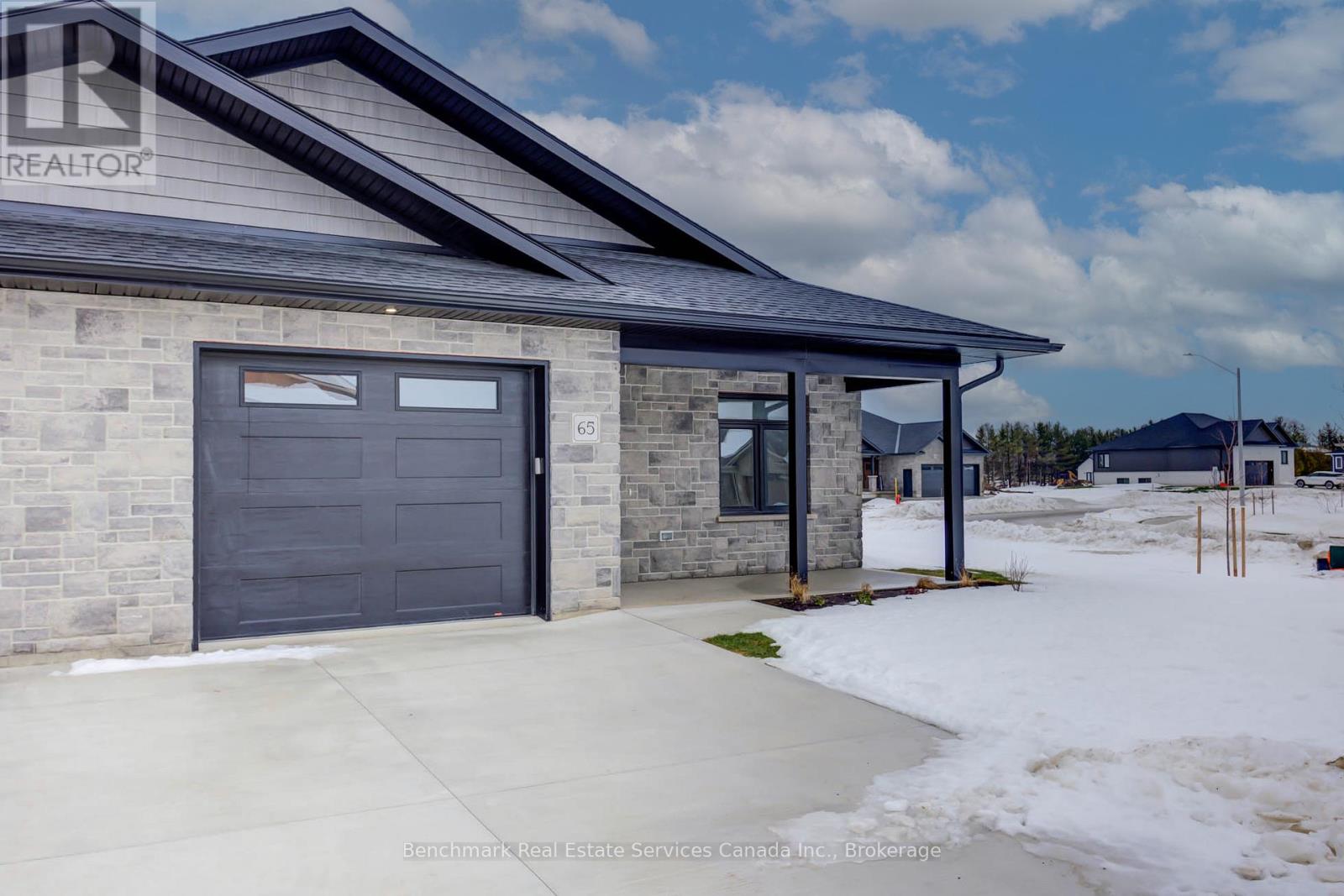 65 Cavalier Crescent, Huron-Kinloss, Ontario  N0G 2R0 - Photo 2 - X12739148