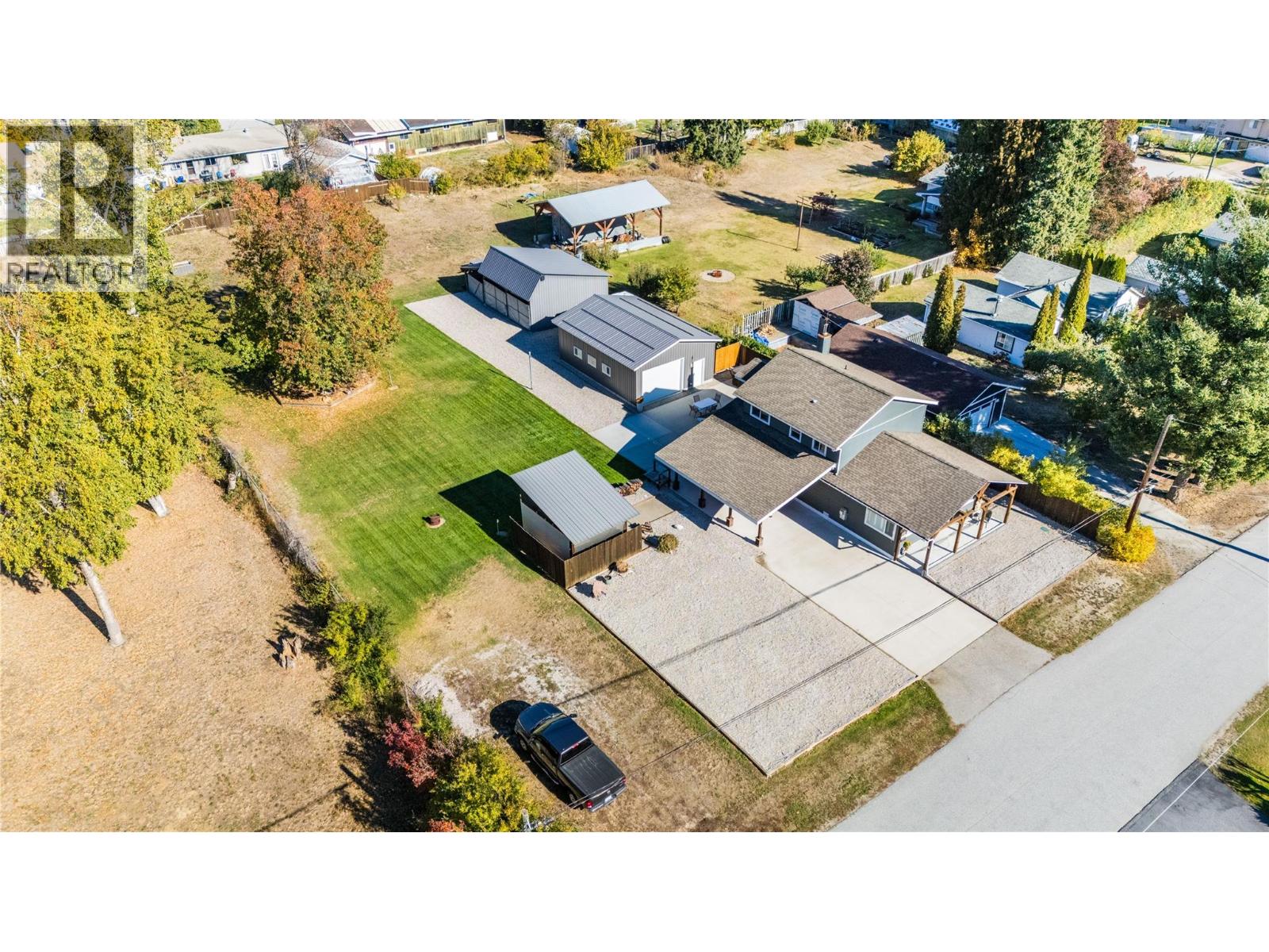 223 102nd Street, Castlegar, British Columbia V1N 3E5 - Photo 4 - 10374027