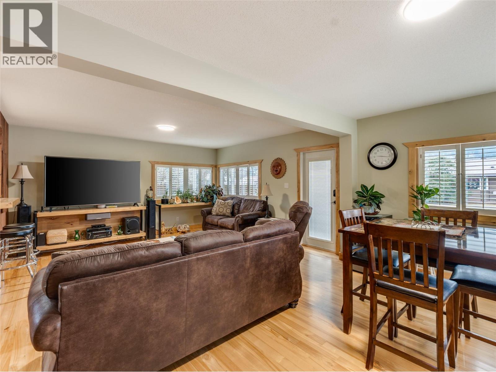 223 102nd Street, Castlegar, British Columbia V1N 3E5 - Photo 17 - 10374027