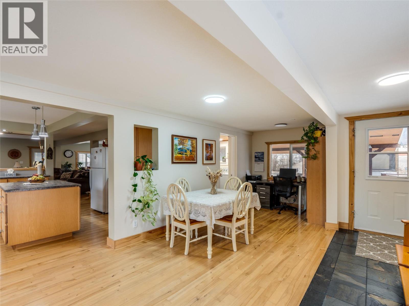 223 102nd Street, Castlegar, British Columbia V1N 3E5 - Photo 27 - 10374027