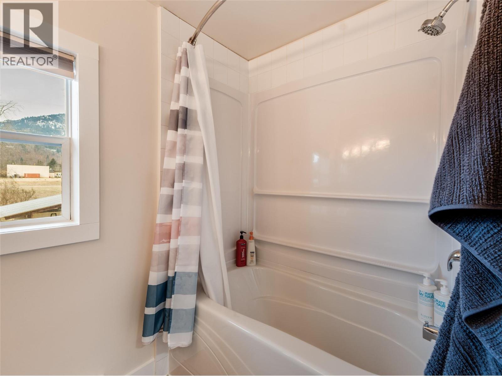 223 102nd Street, Castlegar, British Columbia V1N 3E5 - Photo 36 - 10374027