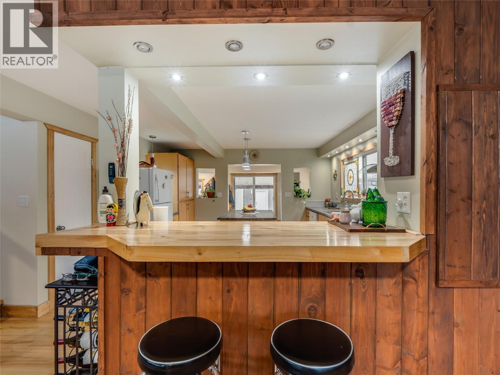 223 102nd Street, Castlegar, British Columbia V1N 3E5 - Photo 23 - 10374027