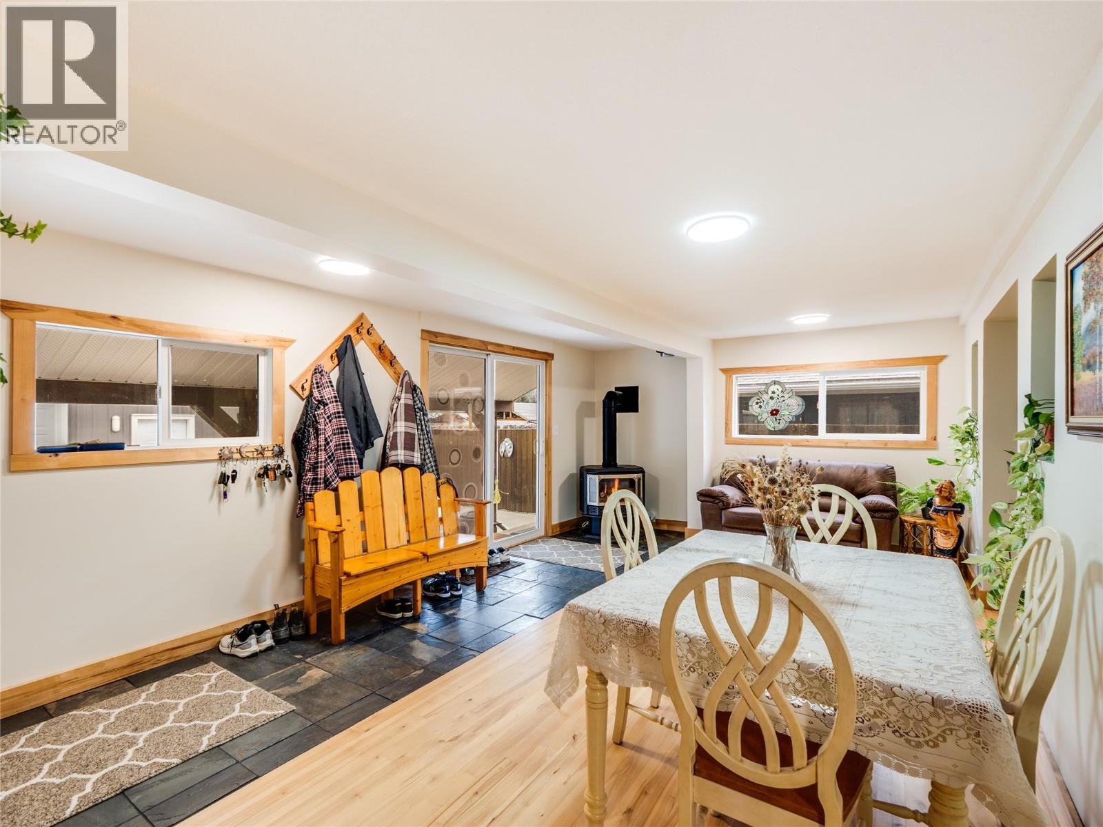 223 102nd Street, Castlegar, British Columbia V1N 3E5 - Photo 24 - 10374027