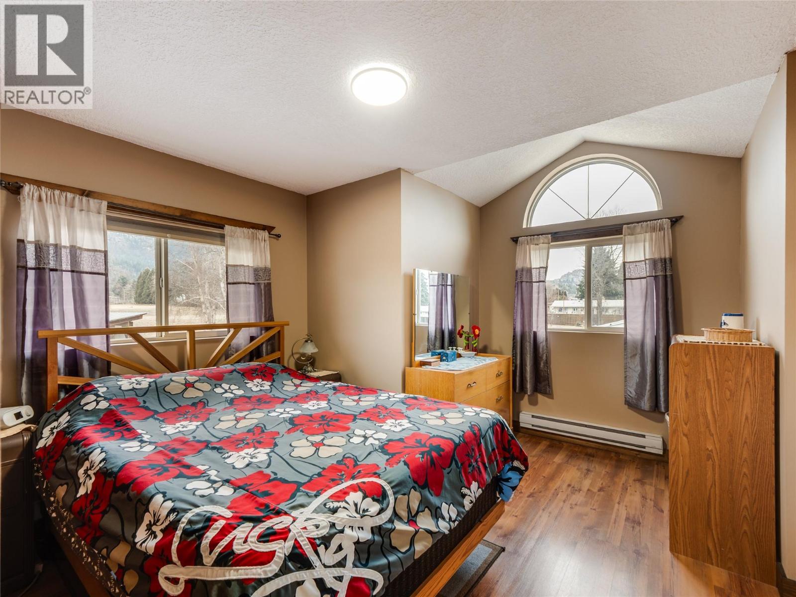 223 102nd Street, Castlegar, British Columbia V1N 3E5 - Photo 39 - 10374027