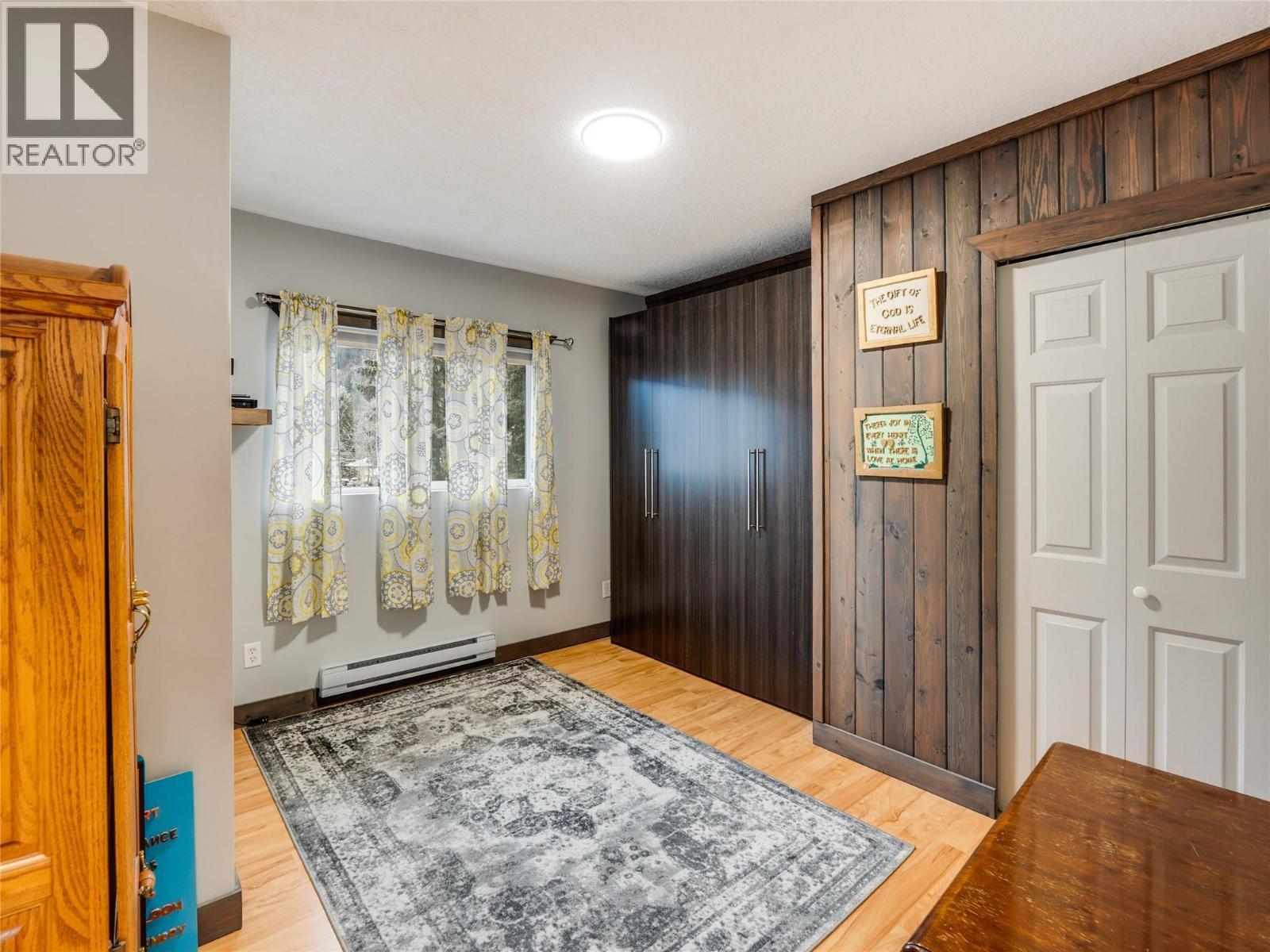 223 102nd Street, Castlegar, British Columbia V1N 3E5 - Photo 33 - 10374027