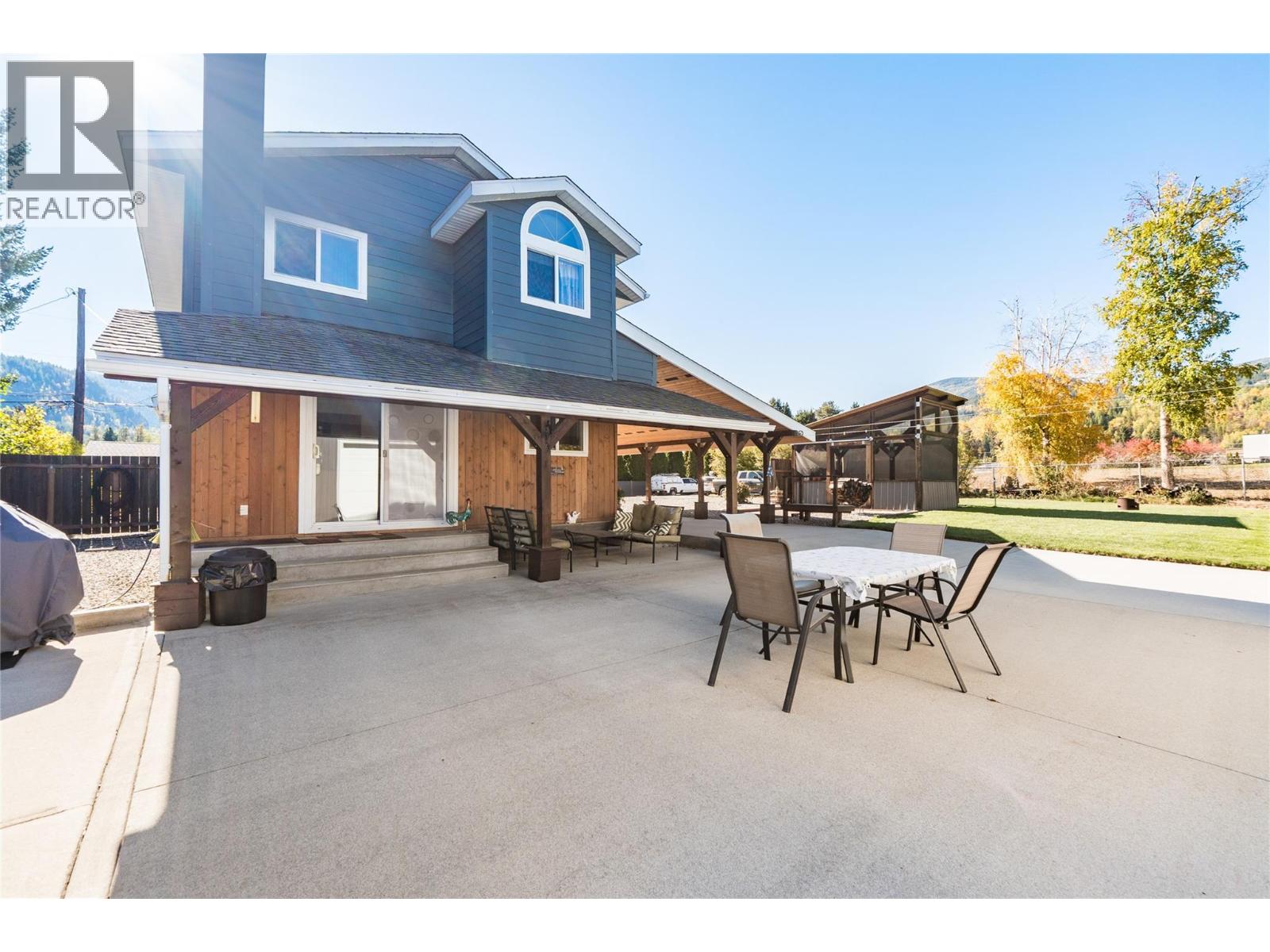 223 102nd Street, Castlegar, British Columbia V1N 3E5 - Photo 42 - 10374027