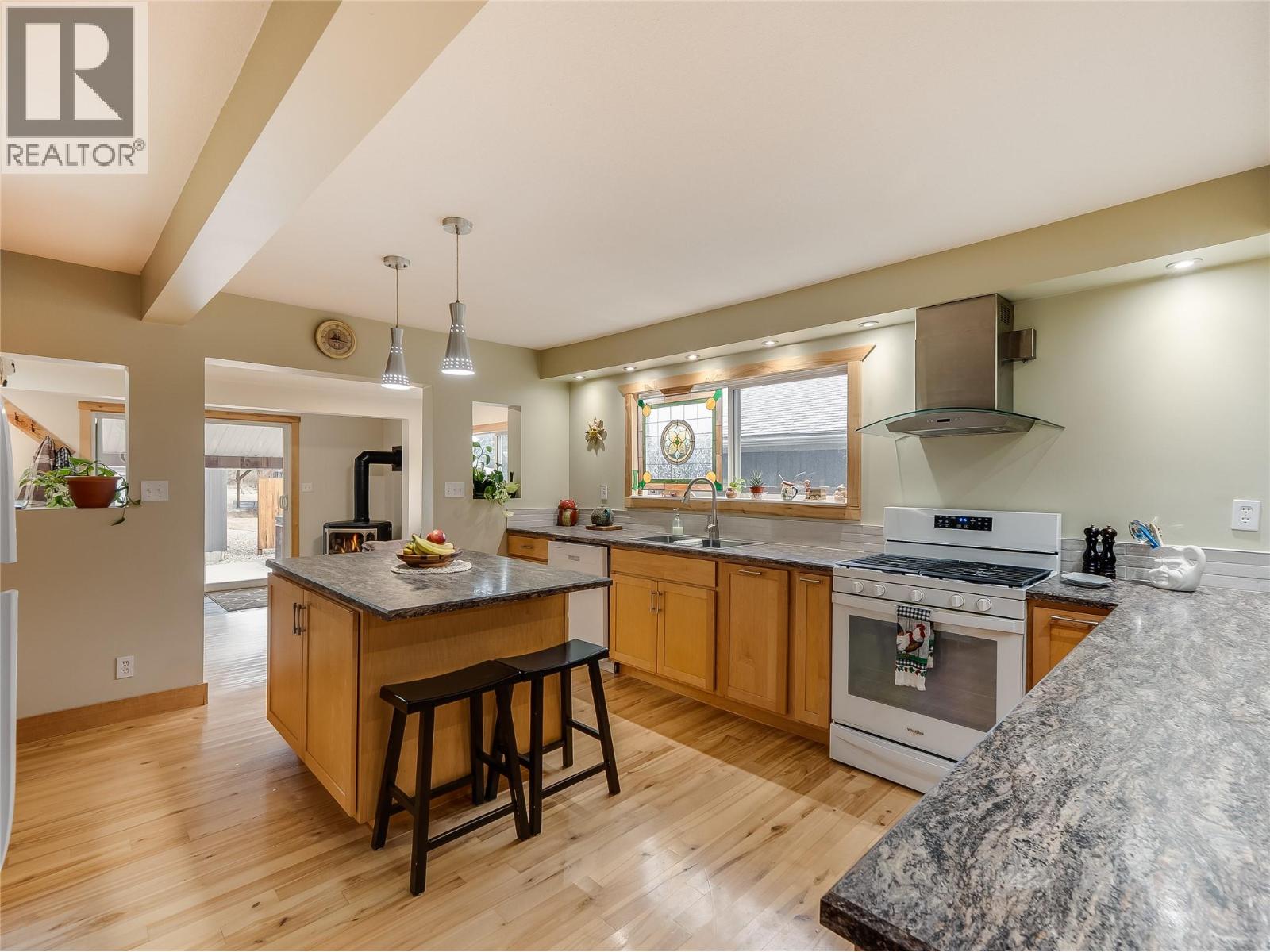 223 102nd Street, Castlegar, British Columbia V1N 3E5 - Photo 14 - 10374027