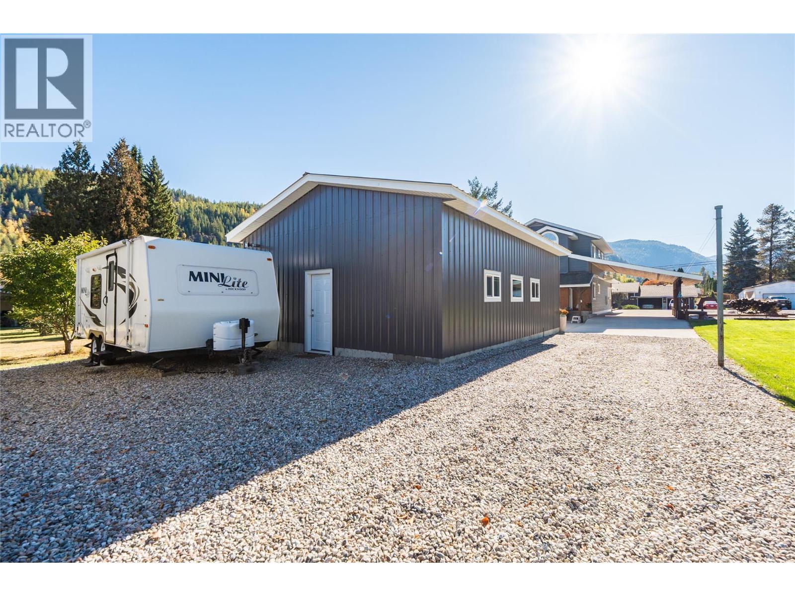 223 102nd Street, Castlegar, British Columbia V1N 3E5 - Photo 48 - 10374027