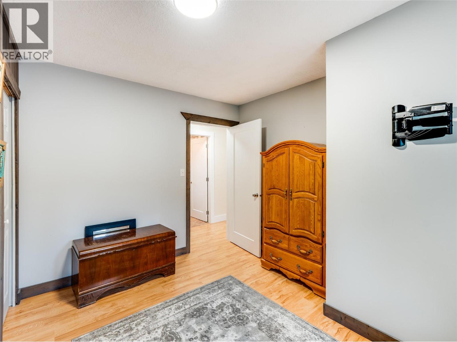 223 102nd Street, Castlegar, British Columbia V1N 3E5 - Photo 34 - 10374027