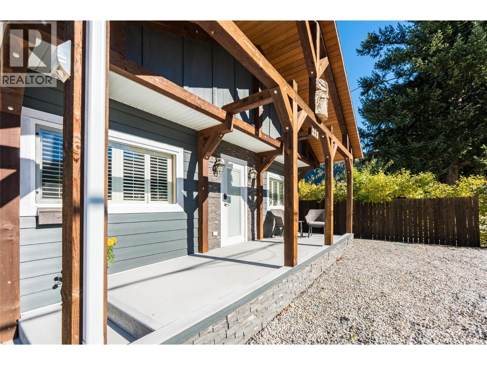 223 102nd Street, Castlegar, British Columbia V1N 3E5 - Photo 56 - 10374027