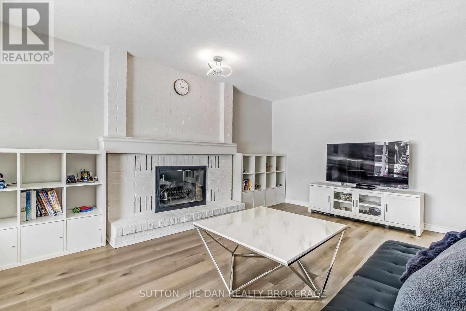 33 Repton Avenue, London North, Ontario  N5X 3G3 - Photo 5 - X12739074