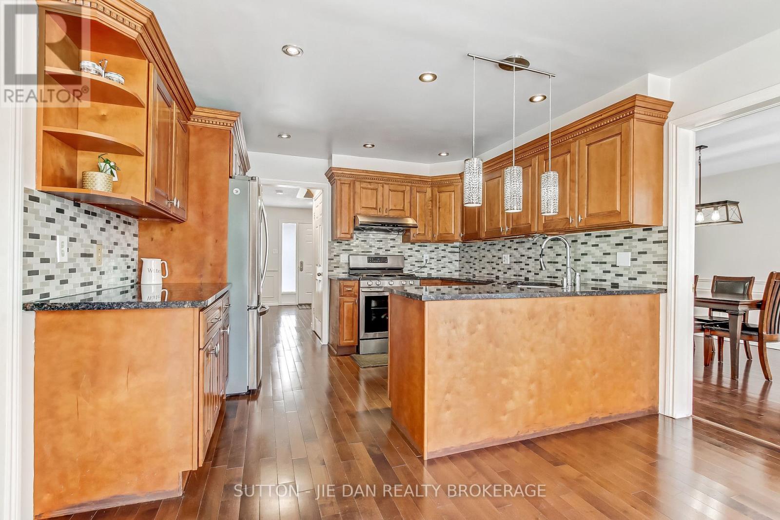 33 Repton Avenue, London North, Ontario  N5X 3G3 - Photo 8 - X12739074