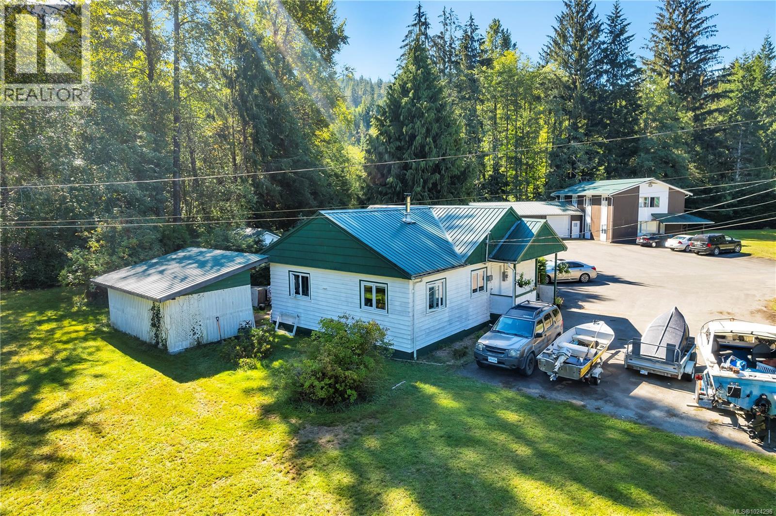 1260 Sayward Rd, Sayward, British Columbia  V0P 1R0 - Photo 4 - 1024296