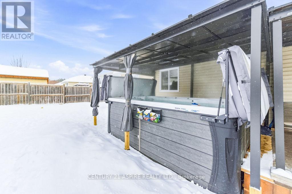 2036 Sandstone Crescent, Petawawa, Ontario  K8H 0A6 - Photo 12 - X12739052