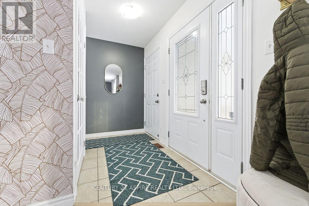 2036 Sandstone Crescent, Petawawa, Ontario  K8H 0A6 - Photo 13 - X12739052