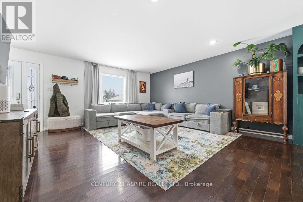 2036 Sandstone Crescent, Petawawa, Ontario  K8H 0A6 - Photo 15 - X12739052