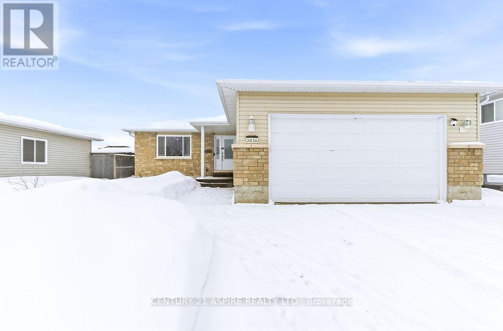 2036 Sandstone Crescent, Petawawa, Ontario  K8H 0A6 - Photo 3 - X12739052