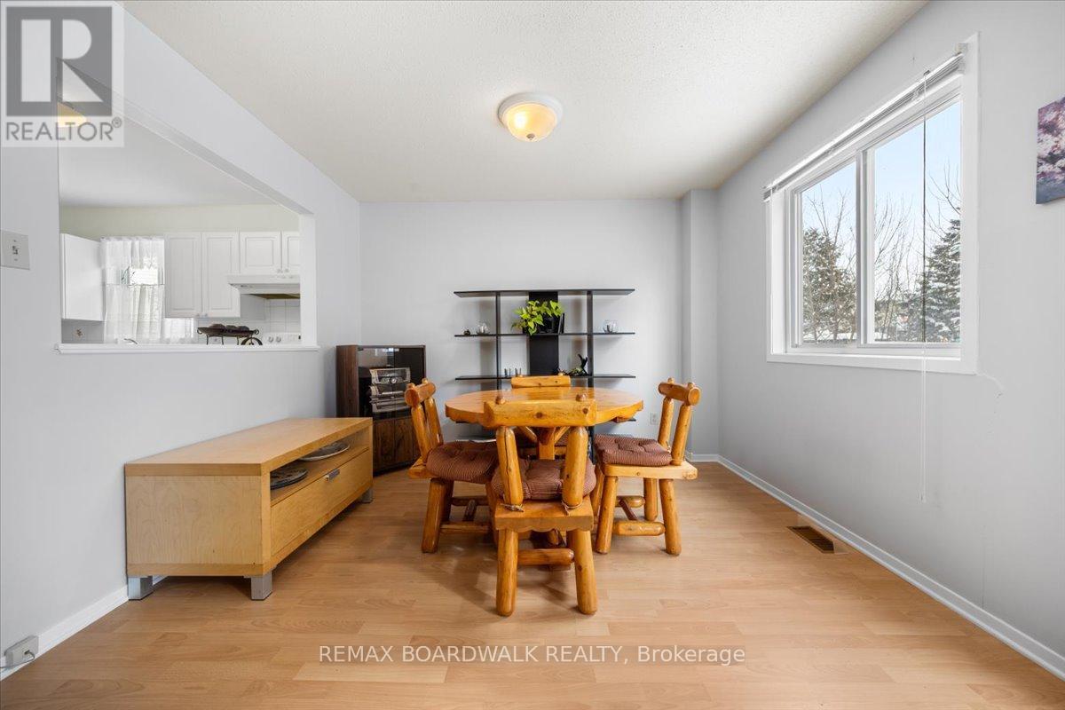 111 Celtic Court, Ottawa, Ontario  K1T 2A1 - Photo 10 - X12739128