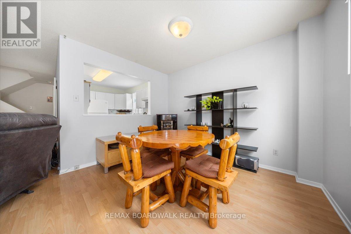 111 Celtic Court, Ottawa, Ontario  K1T 2A1 - Photo 11 - X12739128