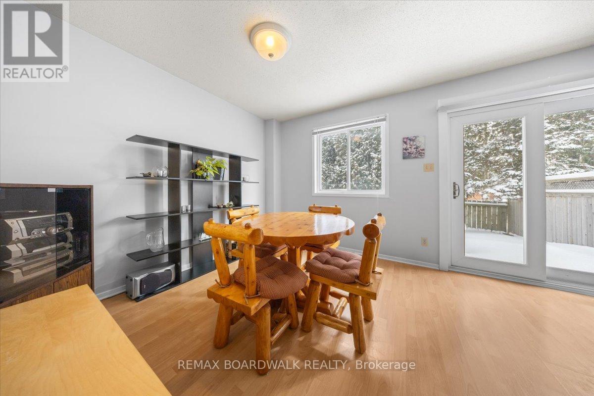 111 Celtic Court, Ottawa, Ontario  K1T 2A1 - Photo 12 - X12739128