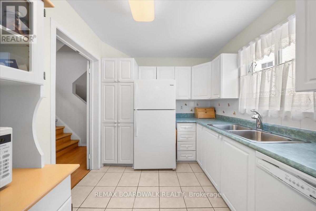 111 Celtic Court, Ottawa, Ontario  K1T 2A1 - Photo 13 - X12739128