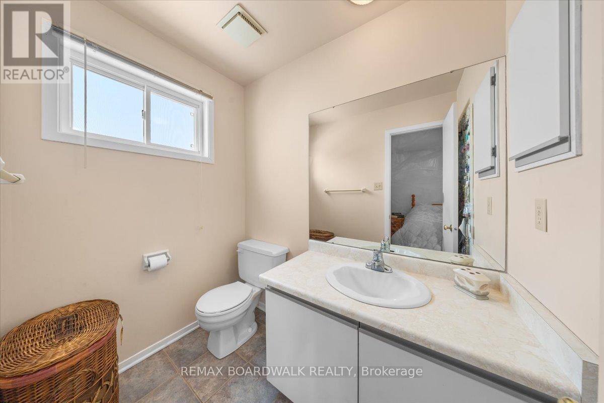 111 Celtic Court, Ottawa, Ontario  K1T 2A1 - Photo 20 - X12739128