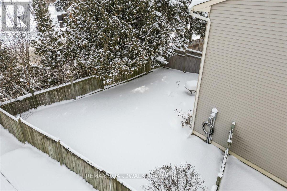 111 Celtic Court, Ottawa, Ontario  K1T 2A1 - Photo 28 - X12739128