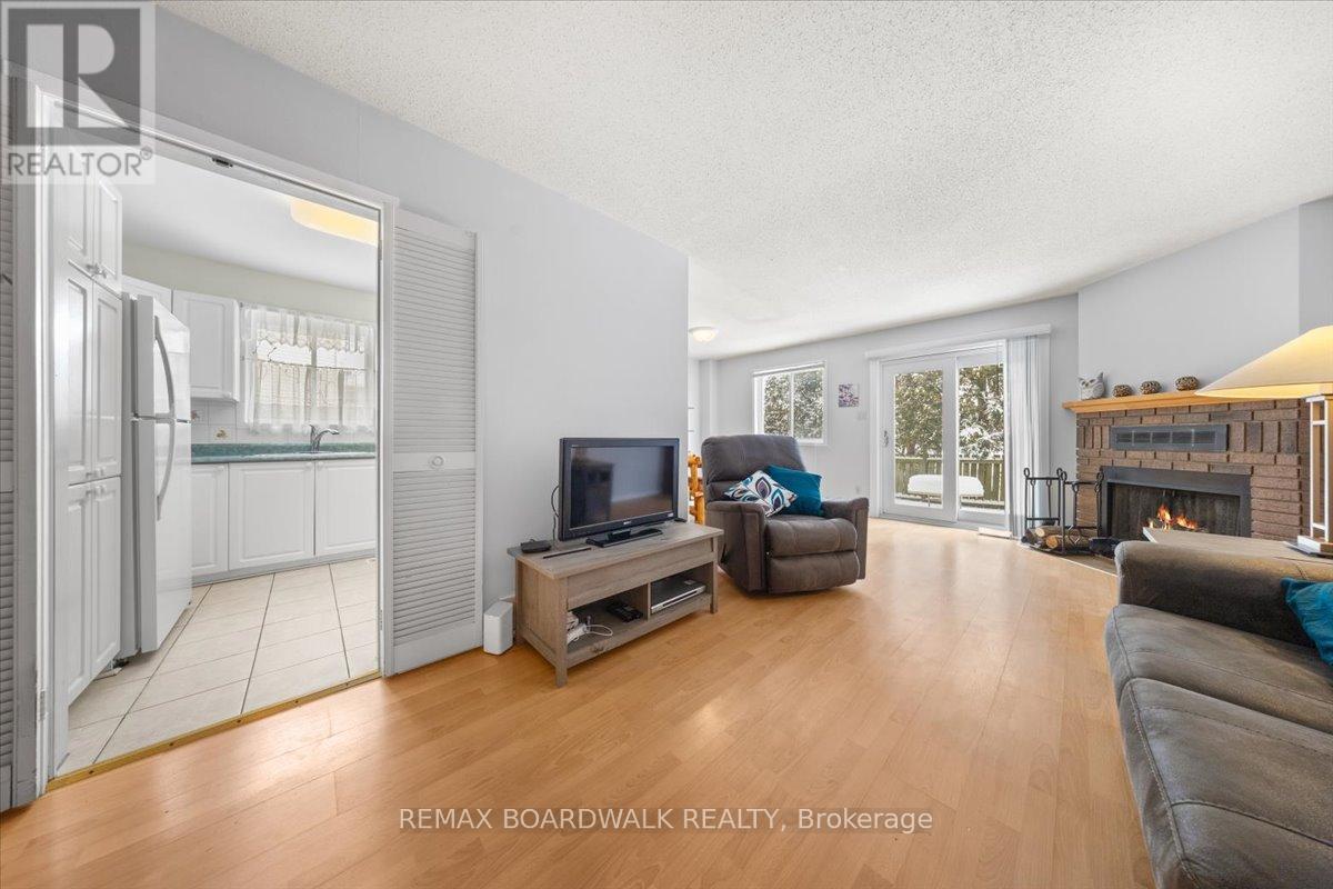 111 Celtic Court, Ottawa, Ontario  K1T 2A1 - Photo 7 - X12739128