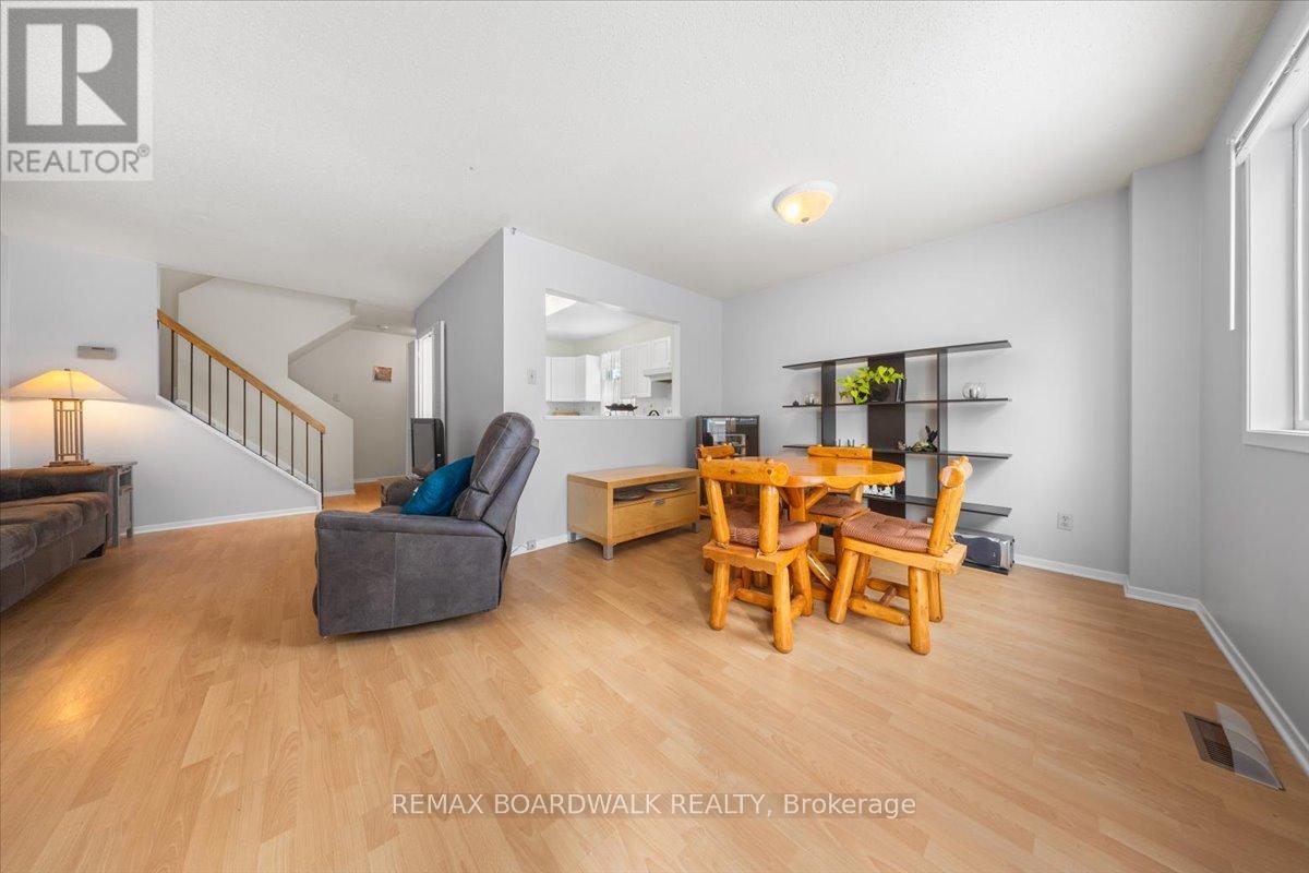 111 Celtic Court, Ottawa, Ontario  K1T 2A1 - Photo 9 - X12739128