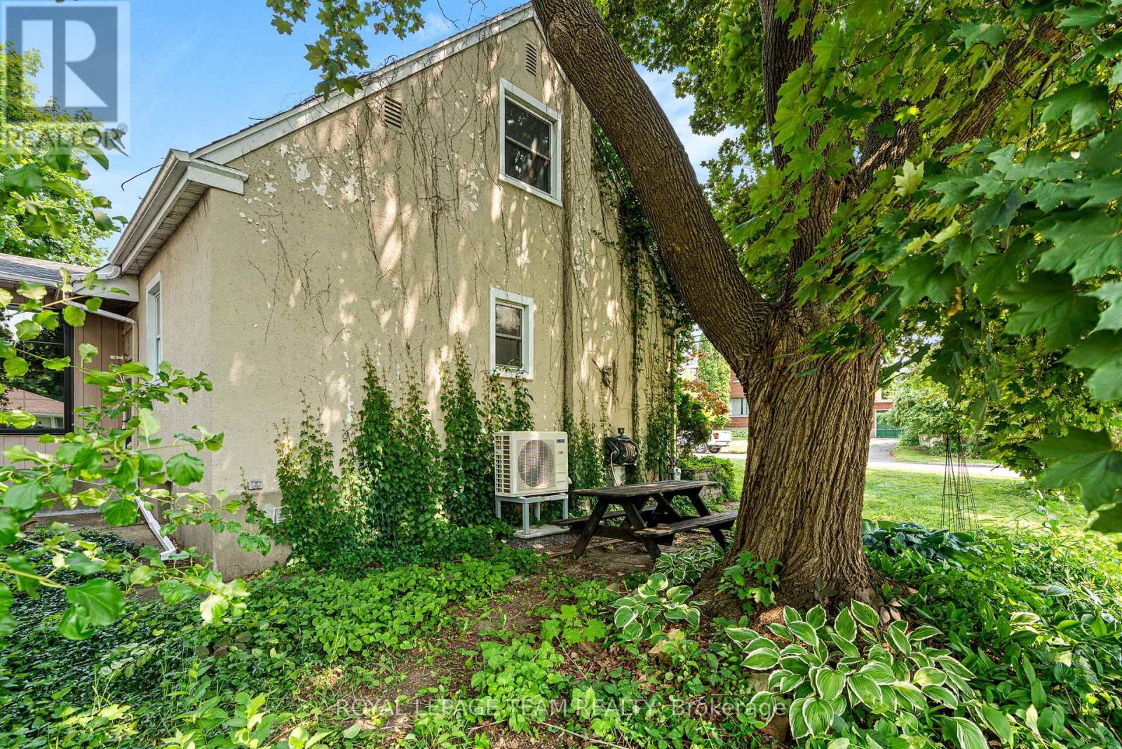 421 Greenwood Avenue, Ottawa, Ontario  K2A 0X5 - Photo 24 - X12739140