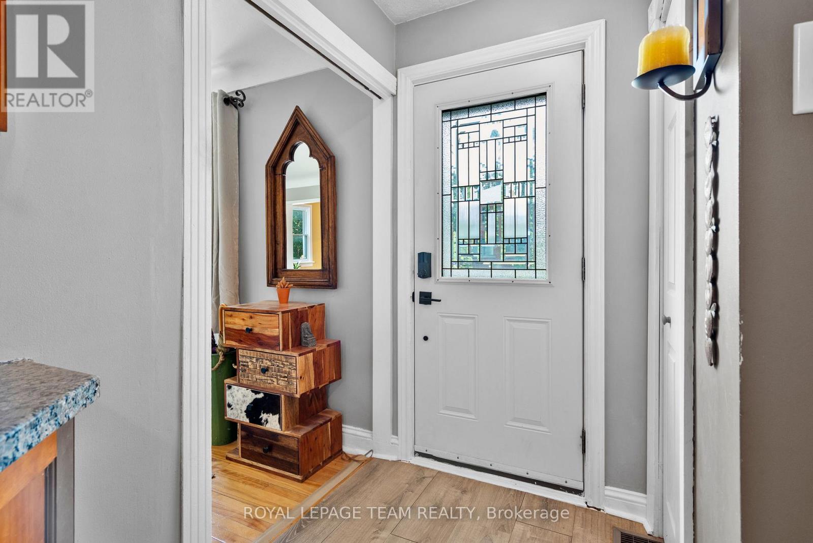 421 Greenwood Avenue, Ottawa, Ontario  K2A 0X5 - Photo 3 - X12739140