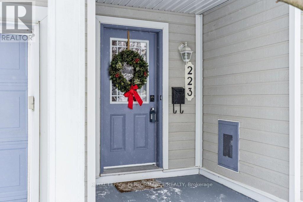 223 Catamount Court, Ottawa, Ontario K2M 0A9 - Photo 4 - X12739146