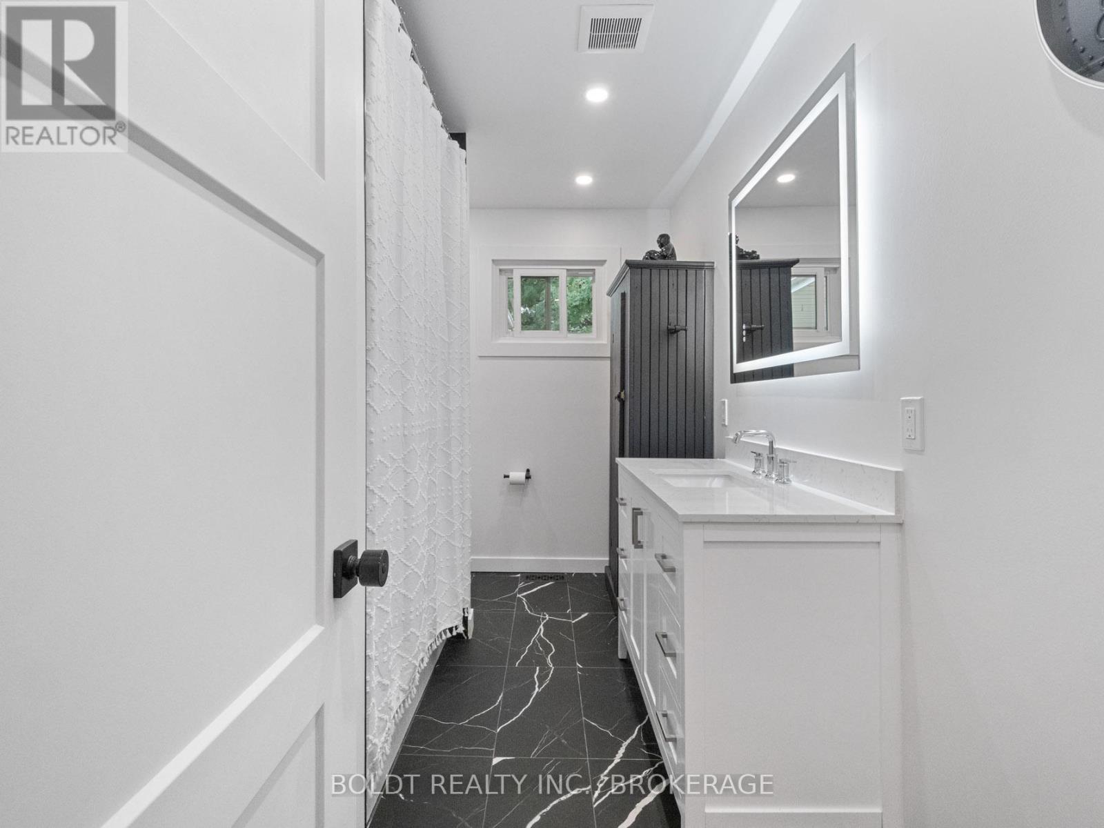 38 Kenworth Drive, St. Catharines, Ontario  L2M 4S2 - Photo 15 - X12739040