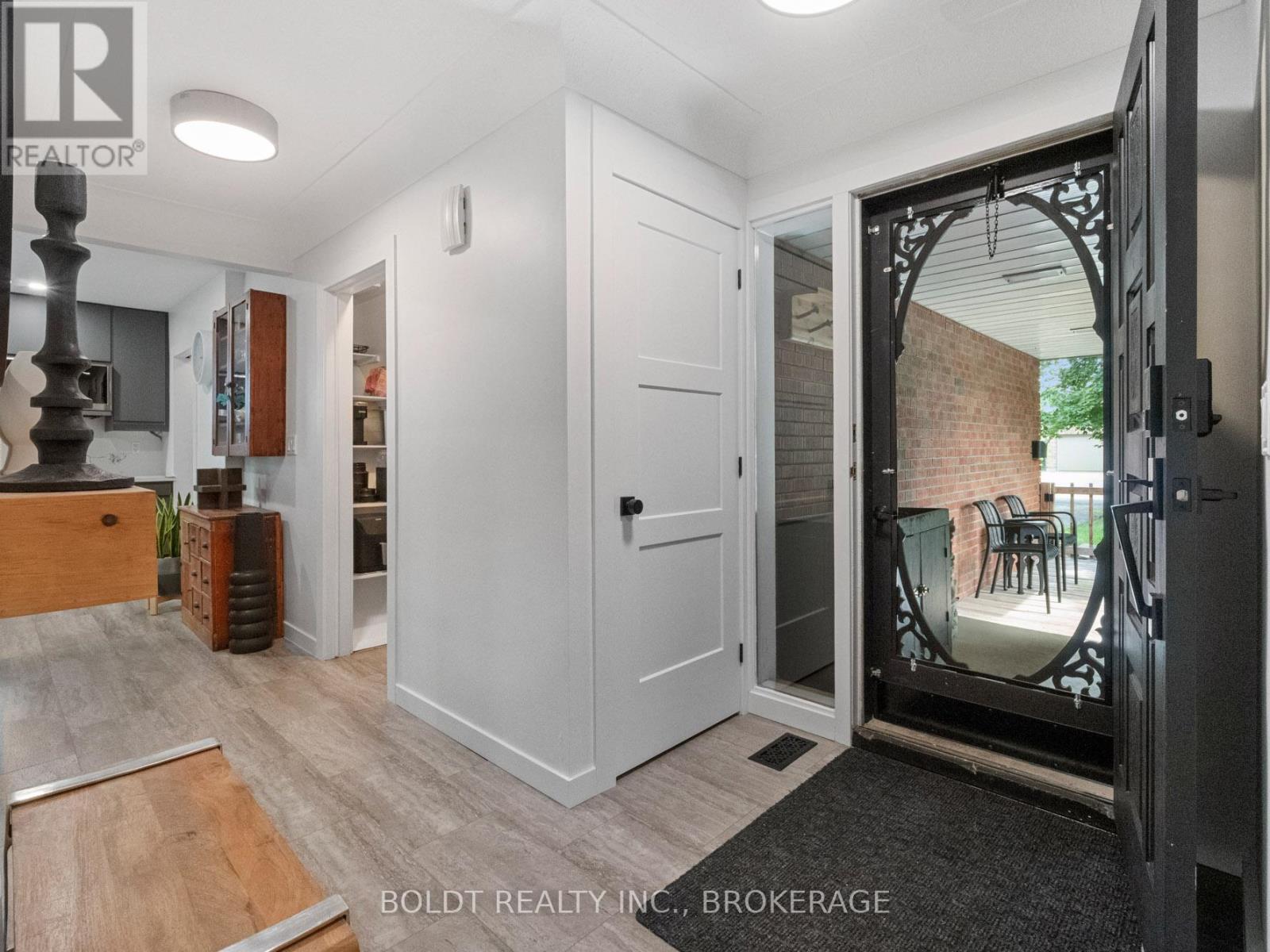 38 Kenworth Drive, St. Catharines, Ontario  L2M 4S2 - Photo 5 - X12739040