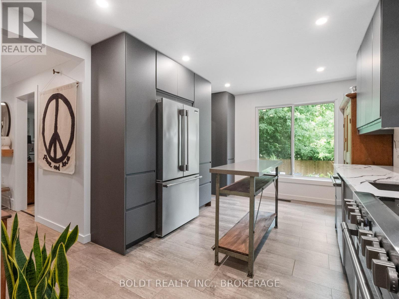 38 Kenworth Drive, St. Catharines, Ontario  L2M 4S2 - Photo 7 - X12739040