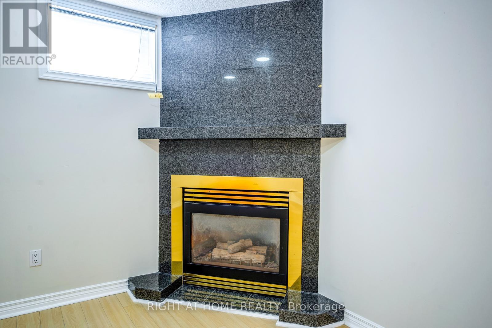 1579 Ogden Avenue E, Mississauga, Ontario  L5E 2H9 - Photo 19 - W12737460