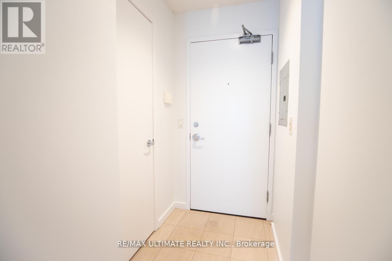 801 - 208 Queens Quay W, Toronto, Ontario  M5J 2Y5 - Photo 2 - C12739022