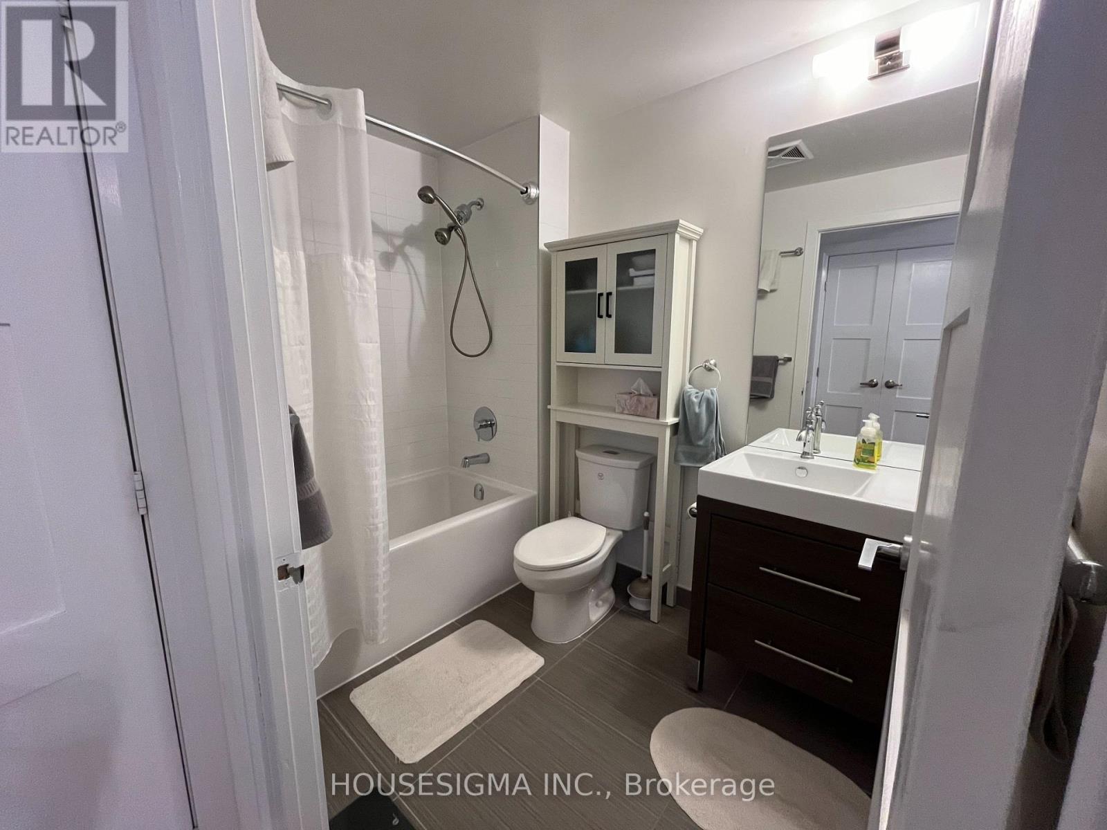 1705 - 66 Forest Manor Road, Toronto, Ontario  M2J 0B7 - Photo 3 - C12739036