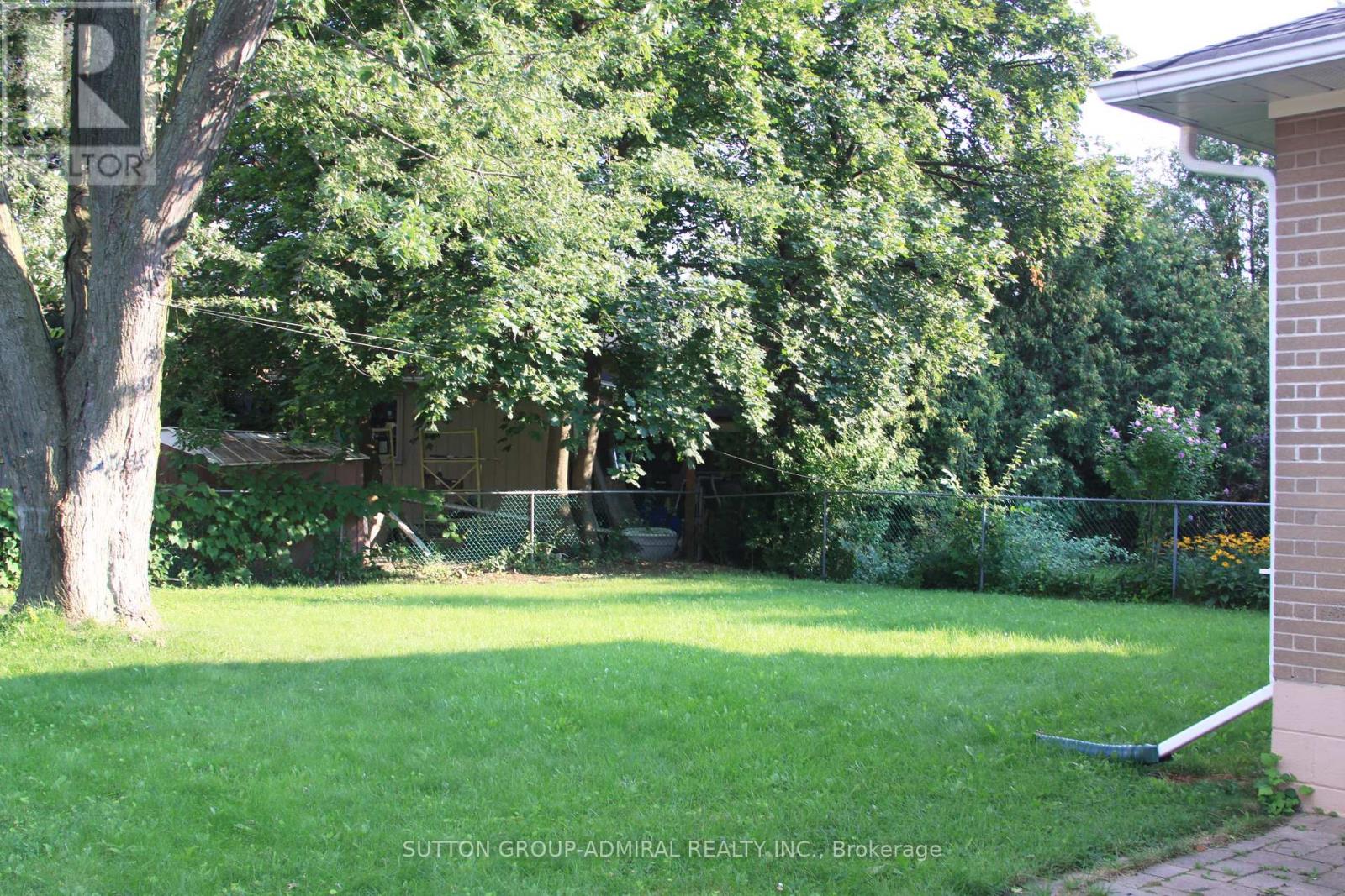 Main Fl - 141 Elvaston Drive, Toronto, Ontario  M4A 1N8 - Photo 10 - C12739104